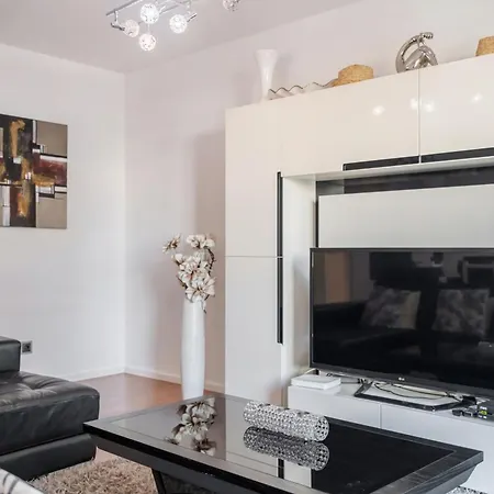 Spacious 3br Prime Av Infante * Funchal (Madeira)