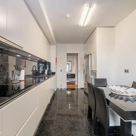 Spacious 3br Prime Av Infante * 푼샬