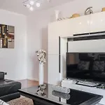 Spacious 3br Prime Av Infante * フンシャル