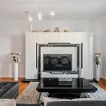 Spacious 3br Prime Av Infante 아파트