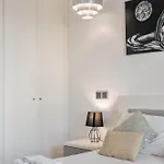 아파트 Spacious 3br Prime Av Infante *