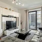 Spacious 3br Prime Av Infante
