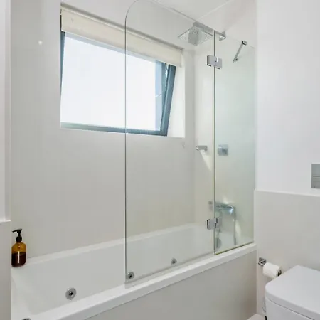 Spacious 3br Prime Av Infante Apartman Funchal