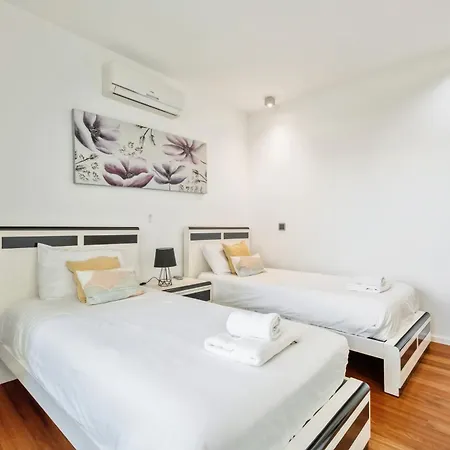 Spacious 3br Prime Av Infante Apartamento