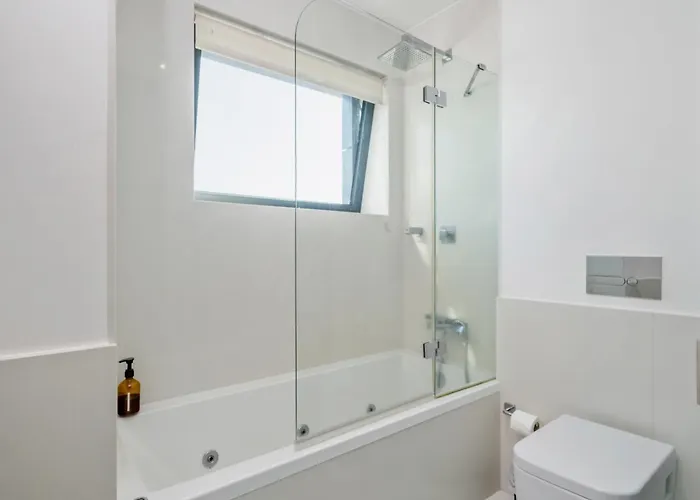 Spacious 3br Prime Av Infante Apartman Funchal