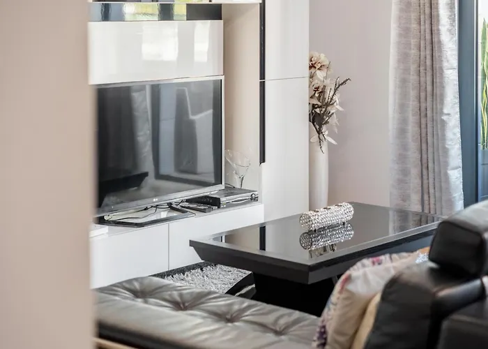 Spacious 3br Prime Av Infante Apartman Funchal