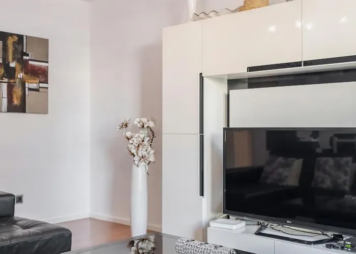 Spacious 3br Prime Av Infante * Funchal