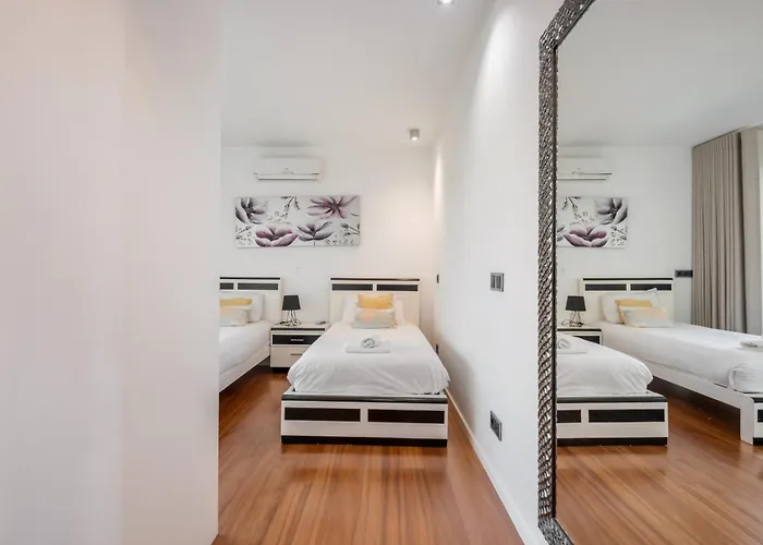 Spacious 3br Prime Av Infante * Funchal