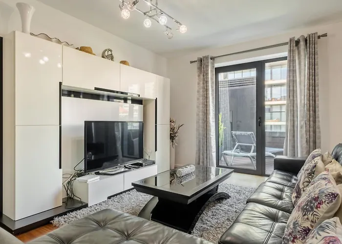 Spacious 3br Prime Av Infante