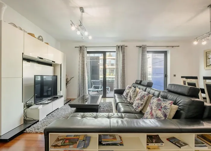 Apartman Spacious 3br Prime Av Infante