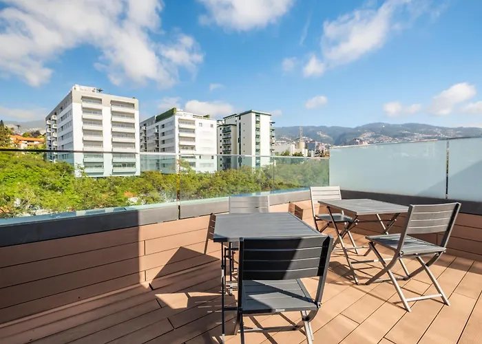 Spacious 3br Prime Av Infante *