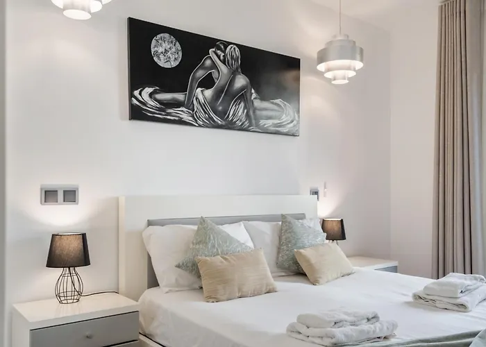 Spacious 3br Prime Av Infante * Funchal